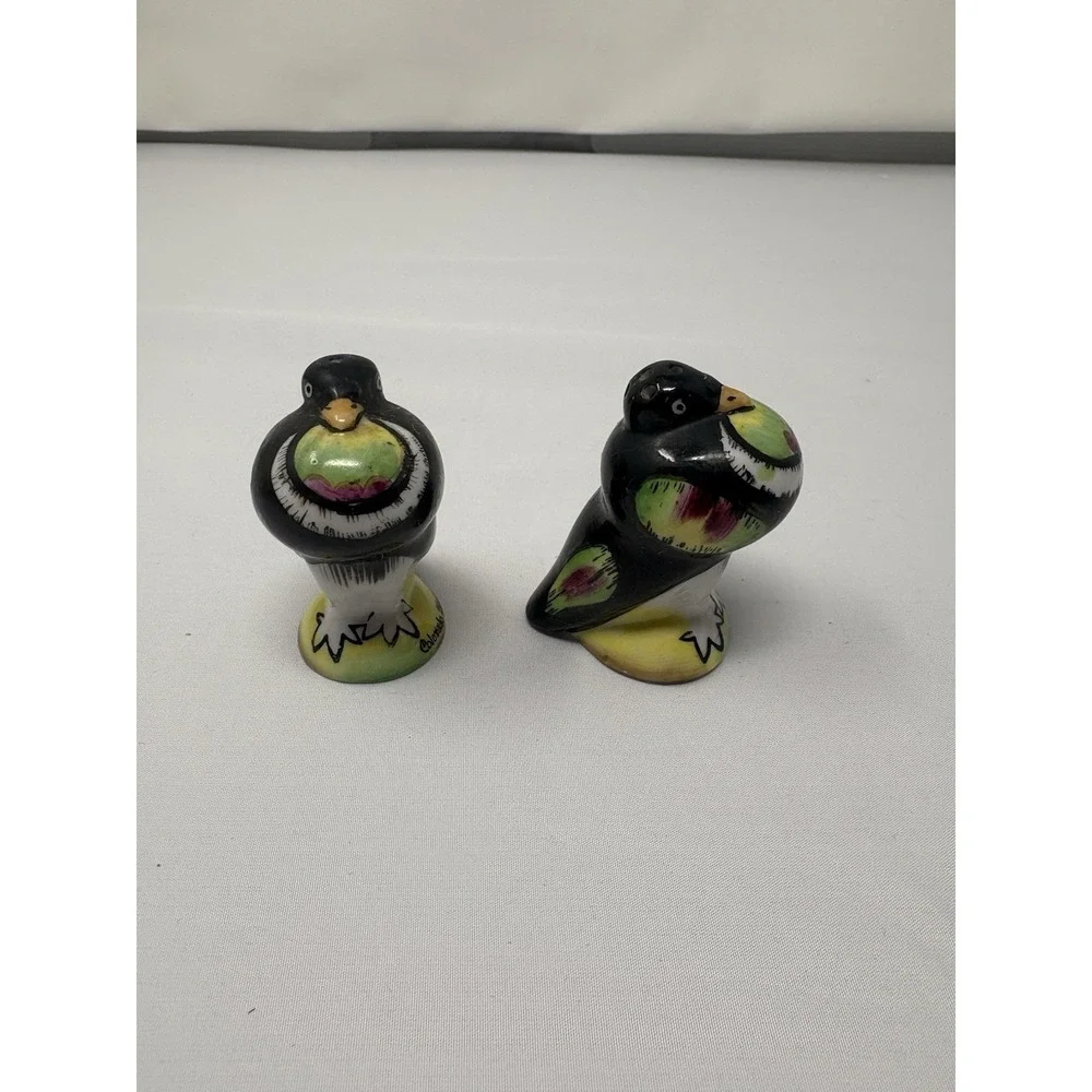 Hand Painted Puffy Bird Salt Pepper Shakers Purple Yellow Green 2 1/4 Japan Colo